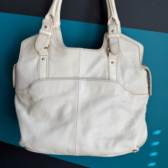 Maxx New York Cream Shoulder Bag - Picture 5 of 13